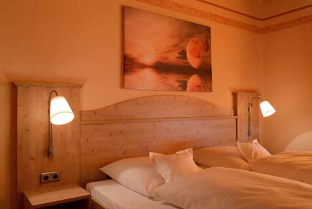 Hotel Bayerischer Hof 瓦尔德萨森 外观 照片